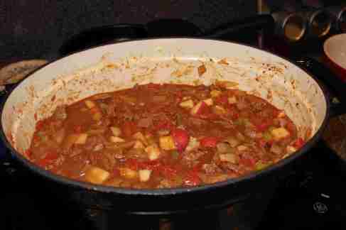 Mix up goulash ingredients